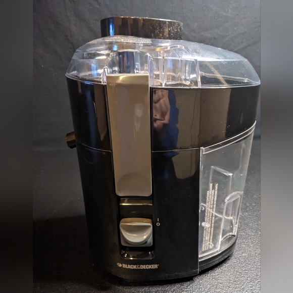 New 400 Watt Fruit And Vegetable Juice Extractor/Juicer, Compact Design, Black - Picture 8 of 12